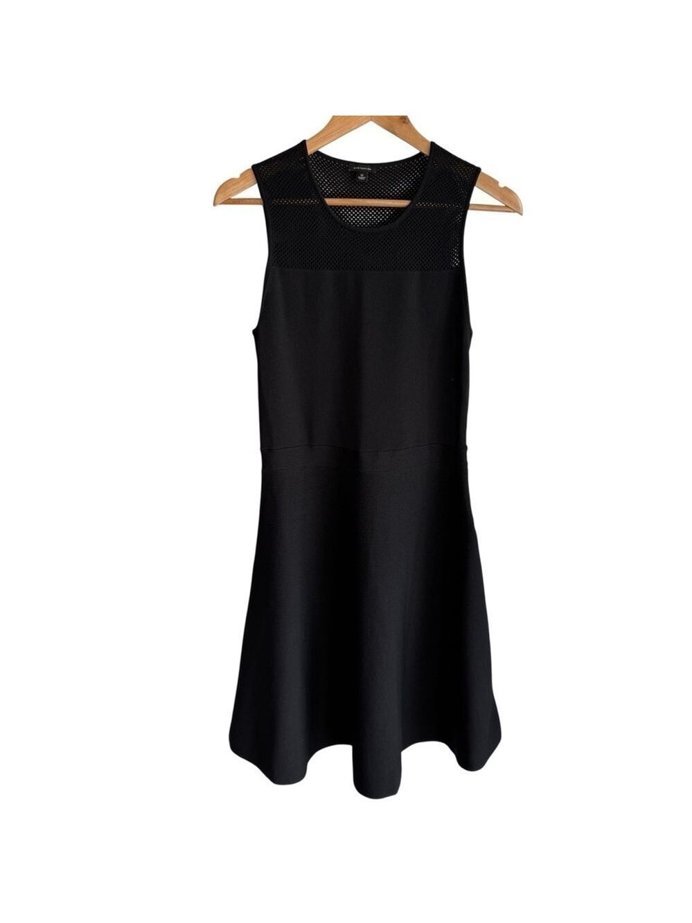 Ann Taylor Fit and Flare Cocktail Dress Sz M Black Fitted Stretch Sleeveless LBD